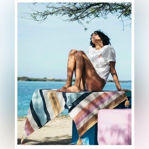 Billabong Vacay Mode Beach Blanket 🏝- 63” x 35”